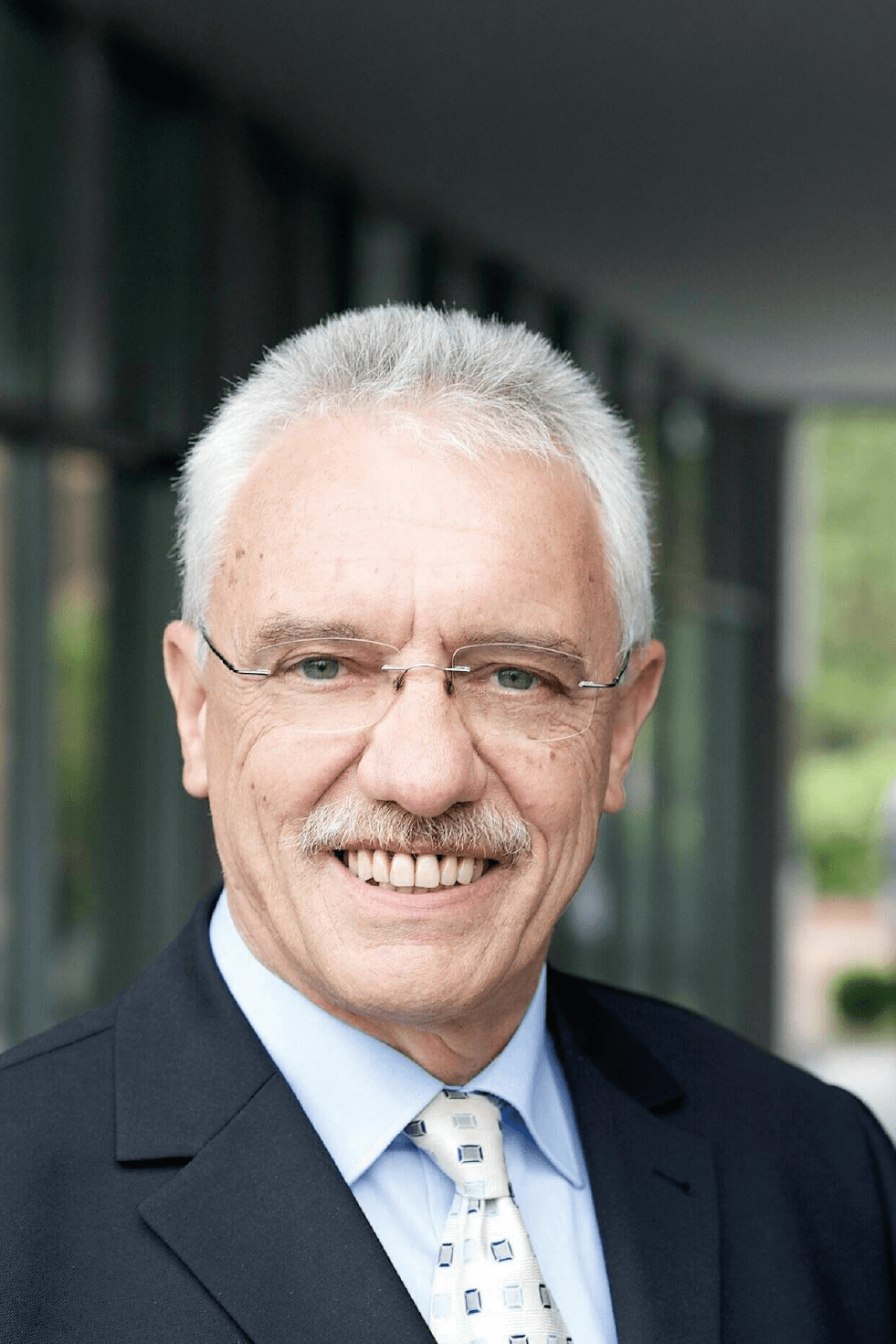 Prof. Dr.   Michael  Rotert