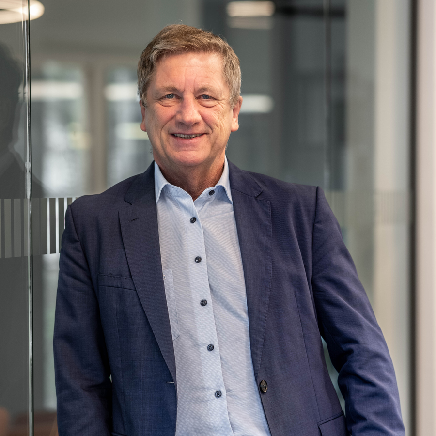 Prof. Dr.  Mike Friedrichsen